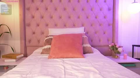 Snapshot of lia_velez_ chatting on May 14, 3:57 am LIA online show from May 14, 3:57 am