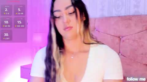Snapshot of liaa_18 chatting on June 21, 5:21 am Liaa online show from June 21, 5:21 am