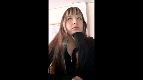 Snapshot of liaa_key chatting on May 6, 10:04 pm Karol online show from May 6, 10:04 pm