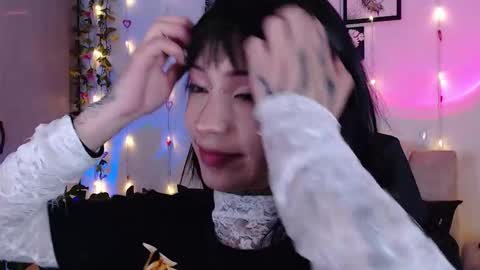 Liaa  online show from March 28, 3:50 am