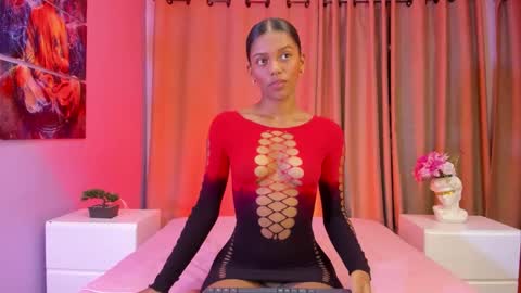 Snapshot of liaa_taylor1 chatting on February 4, 5:02 am Lia online show from February 4, 5:02 am