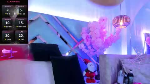 Snapshot of liaagener chatting on November 25, 2:44 am Liaa online show from November 25, 2:44 am