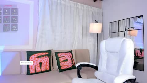 Snapshot of liaamoon_ chatting on May 7, 12:21 pm Lia online show from May 7, 12:21 pm