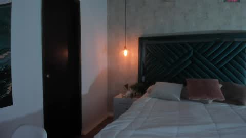 Snapshot of liacox chatting on May 23, 8:35 pm Lia Cox online show from May 23, 8:35 pm