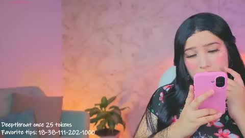 Snapshot of liacox chatting on June 25, 8:13 pm Lia Cox online show from June 25, 8:13 pm