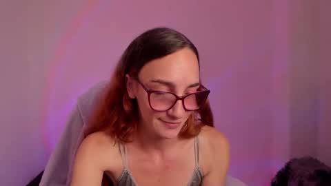 Snapshot of liahilton_ chatting on September 24, 2:53 pm lh6 9c online show from September 24, 2:53 pm