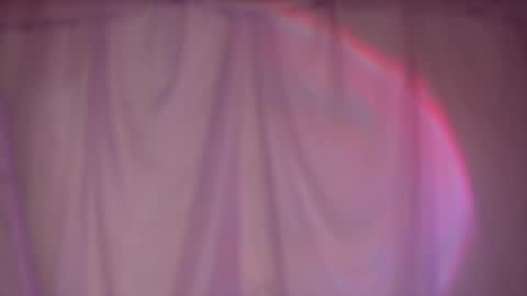 Snapshot of liahilton_ chatting on April 11, 2:21 pm lh6 9c online show from April 11, 2:21 pm