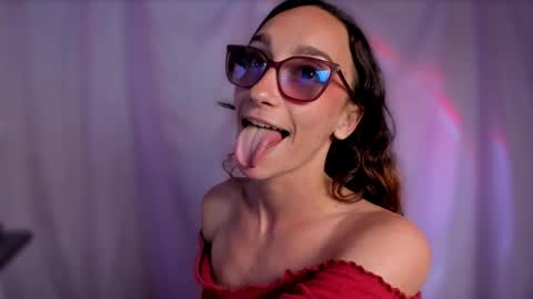Snapshot of liahilton_ chatting on April 27, 2:37 pm lh6 9c online show from April 27, 2:37 pm