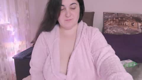 Snapshot of liahsofty chatting on December 9, 9:26 pm miss Lia colection for travel online show from December 9, 9:26 pm