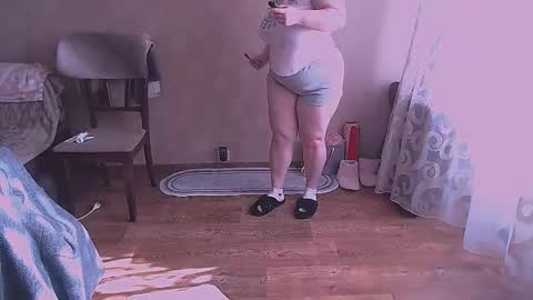 Snapshot of liahsofty chatting on February 21, 11:55 am miss Lia colection for travel online show from February 21, 11:55 am