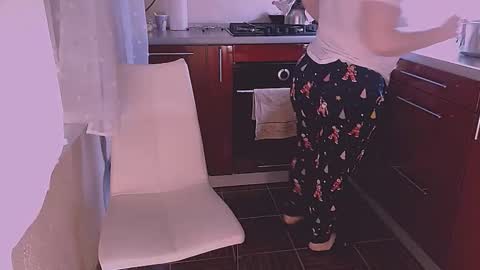 Snapshot of liahsofty chatting on March 15, 8:48 pm miss Lia colection for travel online show from March 15, 8:48 pm