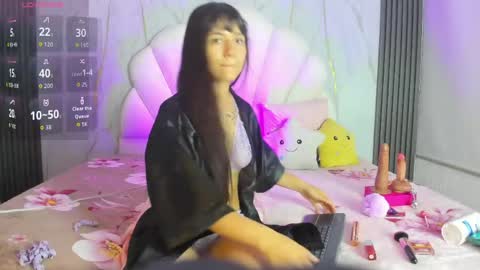 Snapshot of liajohnnson chatting on May 25, 4:40 am liajohnnson online show from May 25, 4:40 am