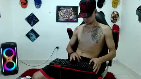 Andres online show from February 25, 11:03 pm