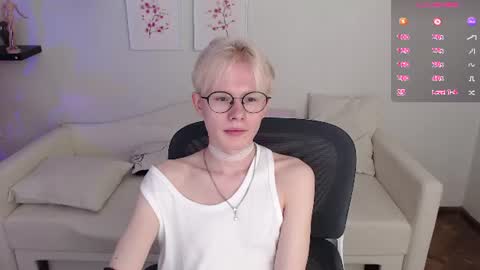 Snapshot of liam_blair chatting on June 28, 5:13 am LIAM online show from June 28, 5:13 am