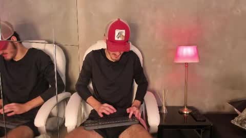 Snapshot of liam_crown_ chatting on June 14, 6:54 pm Liam online show from June 14, 6:54 pm