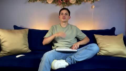 Liam online show from December 31, 3:55 am