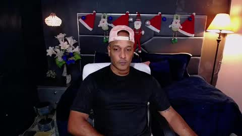 Liam online show from December 2, 8:15 pm