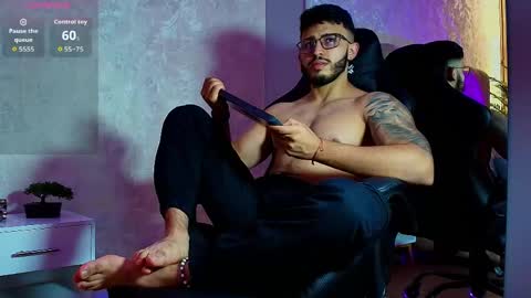 Snapshot of liam_kleiin chatting on May 24, 3:39 pm LIAM KLEIN online show from May 24, 3:39 pm