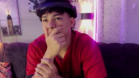 Snapshot of liam_percy7 chatting on November 21, 1:32 pm liam online show from November 21, 1:32 pm