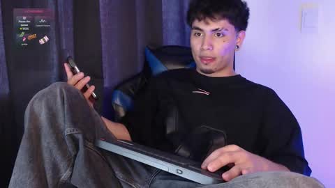 Liam online show from November 16, 6:13 pm