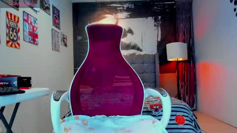 Snapshot of liam_scoot_ chatting on June 6, 7:02 am LIN online show from June 6, 7:02 am
