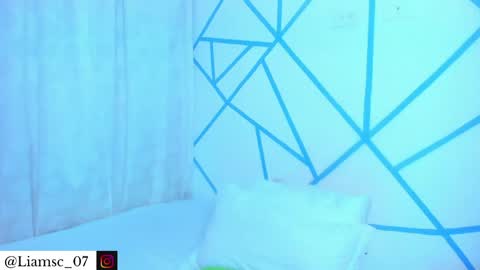 Liam scott77 online show from May 1, 11:53 pm