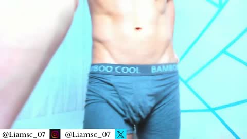 Snapshot of liam_scott77 chatting on May 15, 11:12 pm Liam scott77 online show from May 15, 11:12 pm
