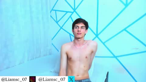 Snapshot of liam_scott77 chatting on May 15, 11:45 pm Liam scott77 online show from May 15, 11:45 pm