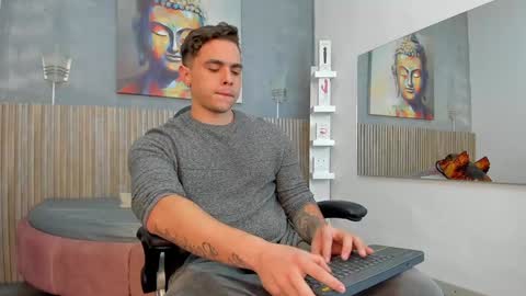 Liam online show from December 28, 6:18 pm