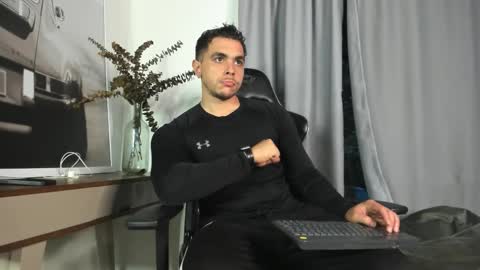 Liam online show from November 30, 10:47 pm