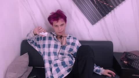 liam_york online show from April 26, 4:37 pm