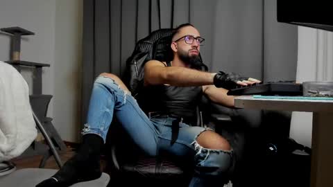 Liam online show from March 5, 7:49 pm