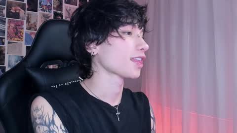 Snapshot of liamelf chatting on January 4, 5:58 am Liam online show from January 4, 5:58 am