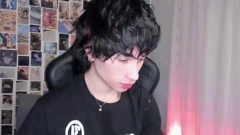 Snapshot of liamelf chatting on September 24, 7:12 am Liam online show from September 24, 7:12 am