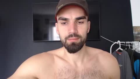 Snapshot of liamlanson08 chatting on November 6, 9:43 am liam online show from November 6, 9:43 am