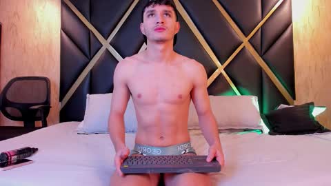 Snapshot of liammuller chatting on October 13, 11:43 am liammuller online show from October 13, 11:43 am