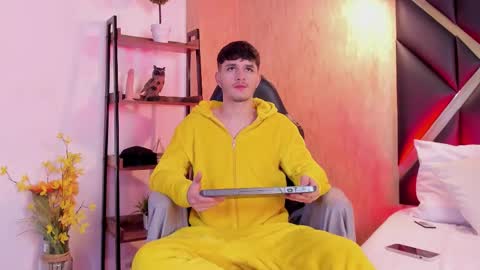 Snapshot of liammuller chatting on October 30, 11:55 am liammuller online show from October 30, 11:55 am