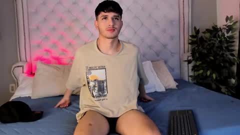 Snapshot of liammuller chatting on November 6, 11:44 am liammuller online show from November 6, 11:44 am