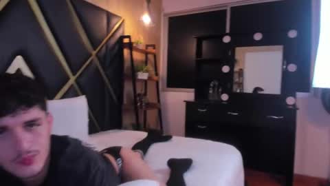 Snapshot of liammuller chatting on November 8, 10:26 am liammuller online show from November 8, 10:26 am