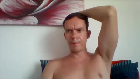 Snapshot of liamrosezn chatting on December 18, 11:34 am LiamRose online show from December 18, 11:34 am