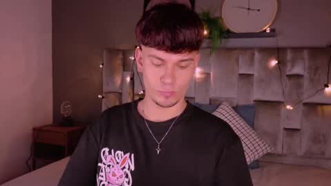 Liam Thunder online show from October 27, 3:10 am