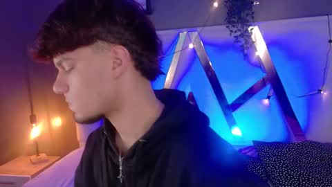 Liam Thunder online show from November 19, 3:06 am