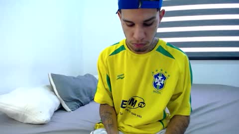 liamtravisxxl online show from August 9, 9:20 pm
