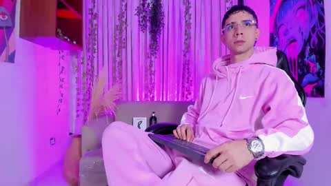 Liam online show from February 21, 9:38 pm