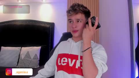 liam online show from April 30, 4:52 am