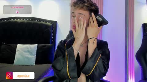 liam online show from May 1, 10:09 am