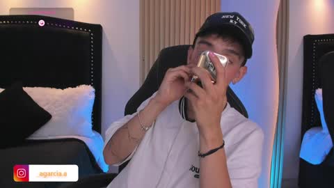 Snapshot of liamwild20 chatting on June 4, 4:51 am liam online show from June 4, 4:51 am