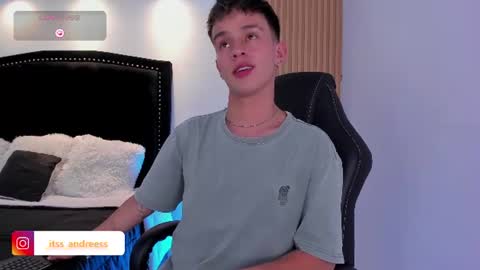 Snapshot of liamwild20 chatting on June 27, 5:01 am liam online show from June 27, 5:01 am