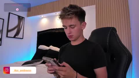 Snapshot of liamwild20 chatting on July 22, 4:59 am liam online show from July 22, 4:59 am