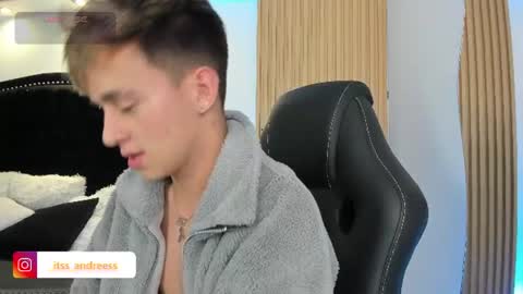 Snapshot of liamwild20 chatting on July 25, 4:43 am liam online show from July 25, 4:43 am